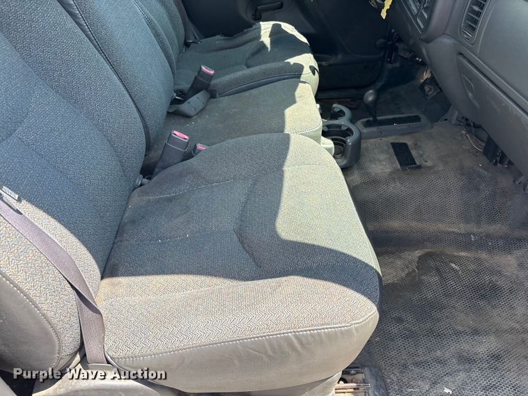 image for item FK1448 2005 Chevrolet Silverado 2500HD pickup truck