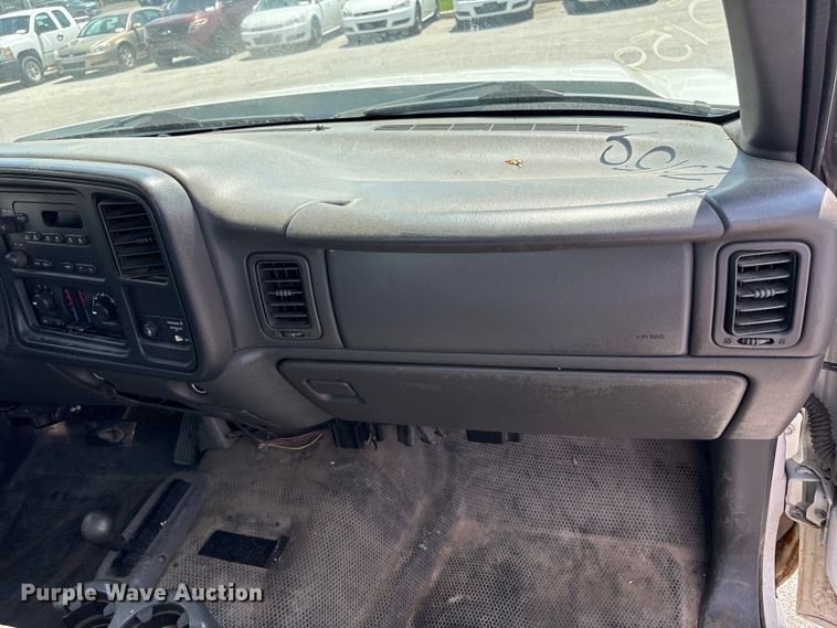 image for item FK1448 2005 Chevrolet Silverado 2500HD pickup truck