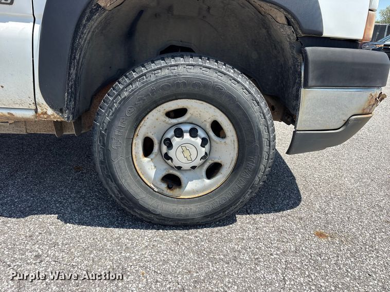 image for item FK1448 2005 Chevrolet Silverado 2500HD pickup truck