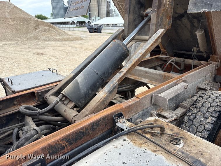 image for item FK1461 2008 International 7400 SFA dump truck