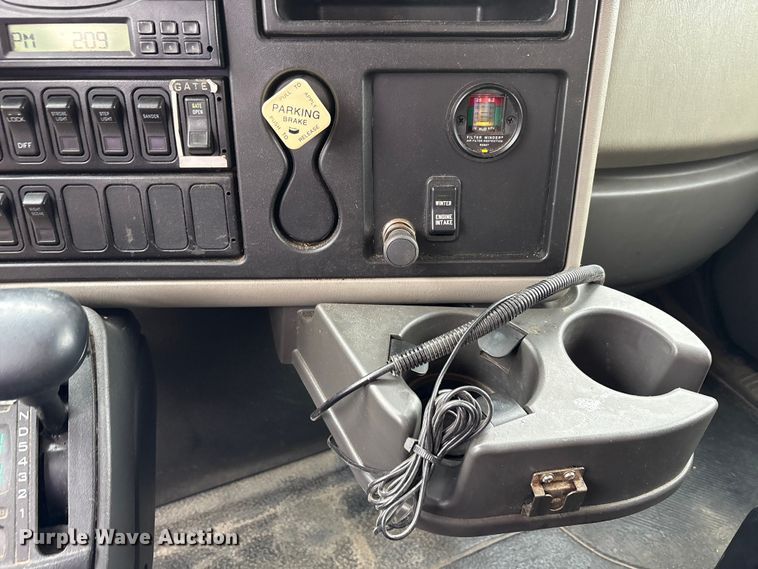 image for item FK1461 2008 International 7400 SFA dump truck
