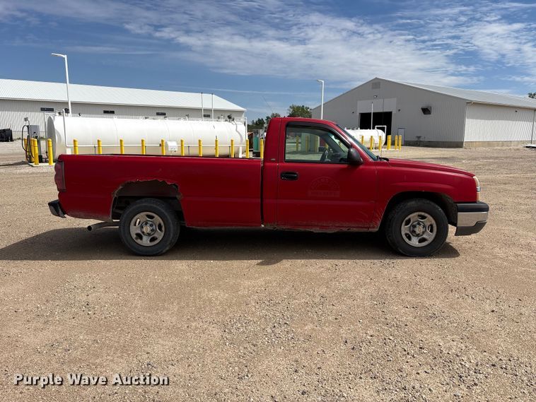 image for item FK1462 2003 Chevrolet Silverado 1500 pickup truck
