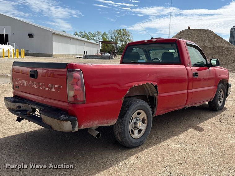 image for item FK1462 2003 Chevrolet Silverado 1500 pickup truck