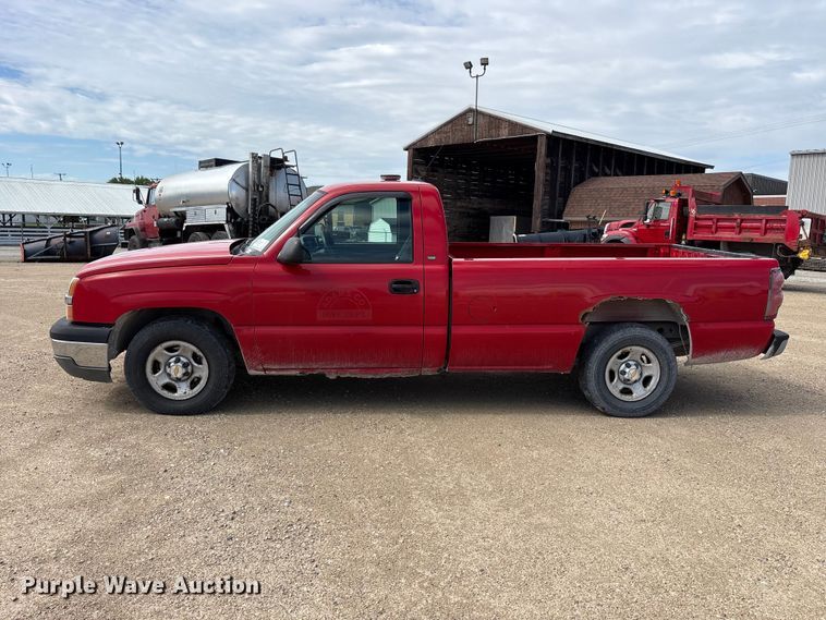 image for item FK1462 2003 Chevrolet Silverado 1500 pickup truck