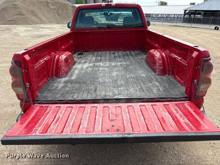 image for item FK1462 2003 Chevrolet Silverado 1500 pickup truck
