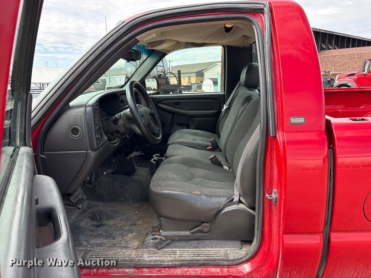 image for item FK1462 2003 Chevrolet Silverado 1500 pickup truck