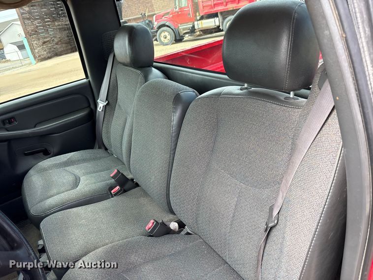 image for item FK1462 2003 Chevrolet Silverado 1500 pickup truck