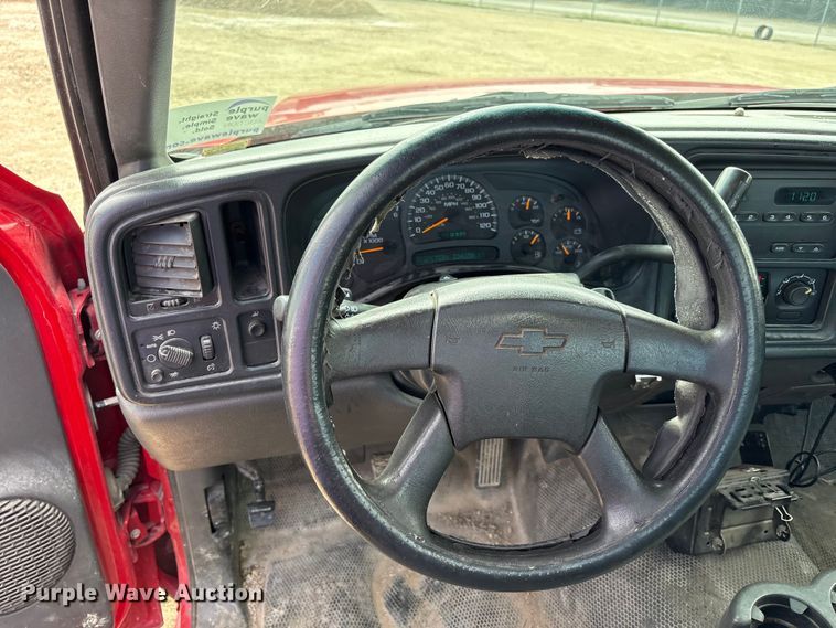 image for item FK1462 2003 Chevrolet Silverado 1500 pickup truck