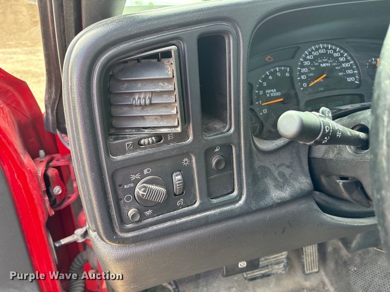 image for item FK1462 2003 Chevrolet Silverado 1500 pickup truck