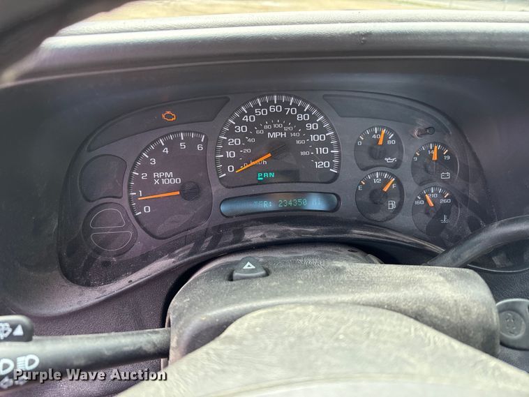 image for item FK1462 2003 Chevrolet Silverado 1500 pickup truck