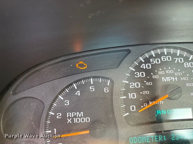 image for item FK1462 2003 Chevrolet Silverado 1500 pickup truck