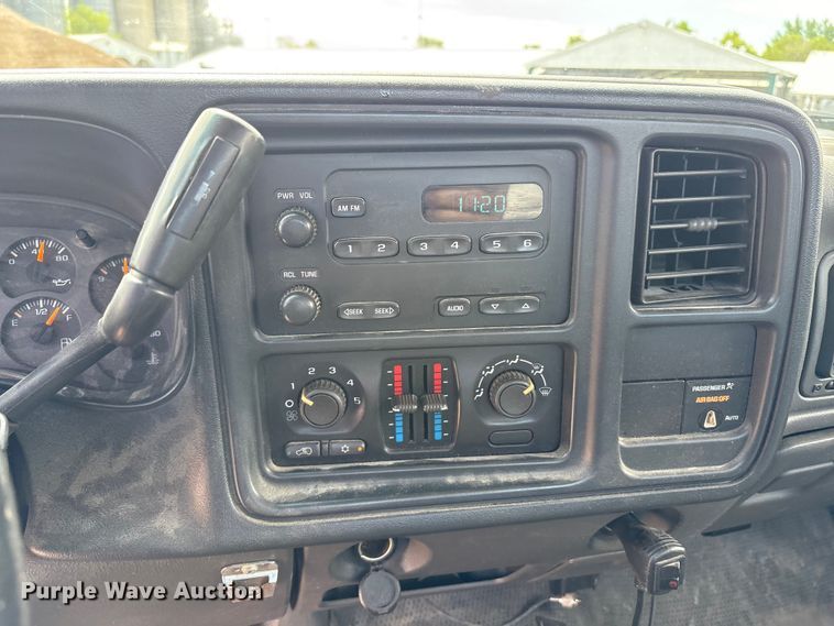 image for item FK1462 2003 Chevrolet Silverado 1500 pickup truck