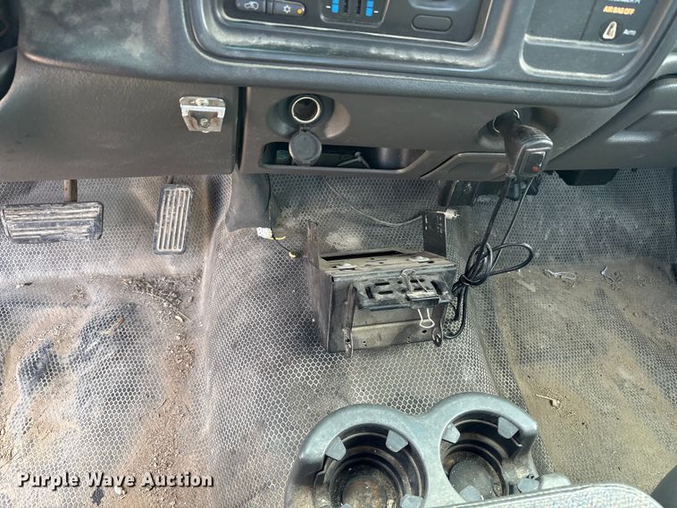 image for item FK1462 2003 Chevrolet Silverado 1500 pickup truck
