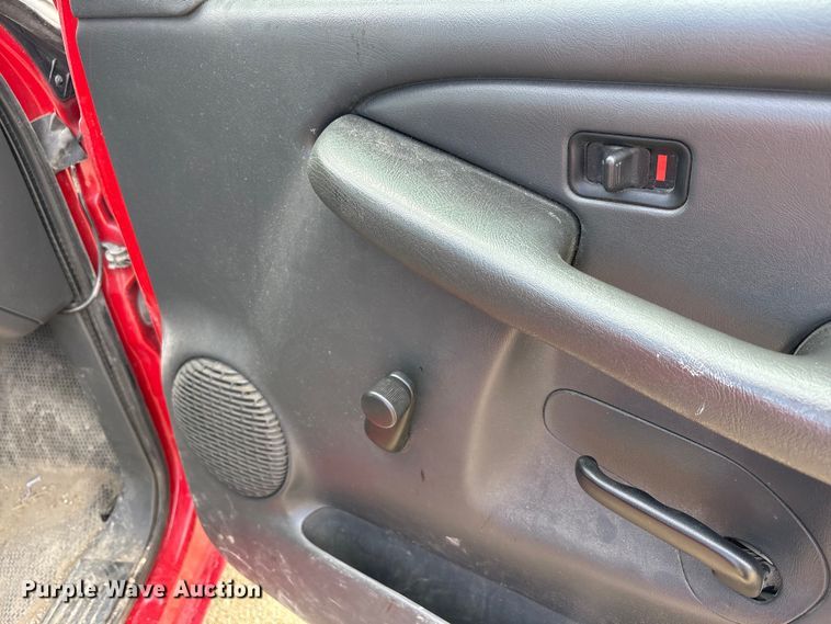 image for item FK1462 2003 Chevrolet Silverado 1500 pickup truck
