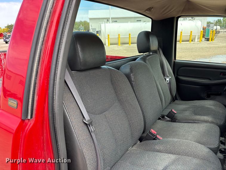 image for item FK1462 2003 Chevrolet Silverado 1500 pickup truck