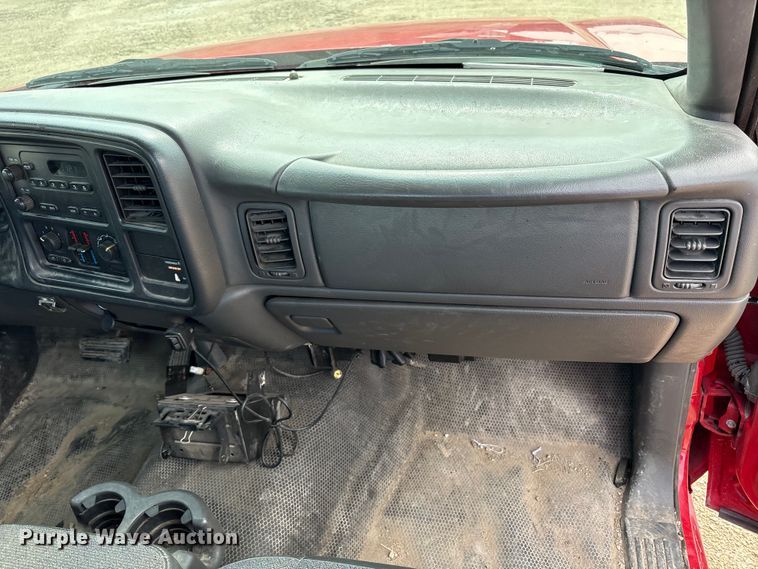 image for item FK1462 2003 Chevrolet Silverado 1500 pickup truck