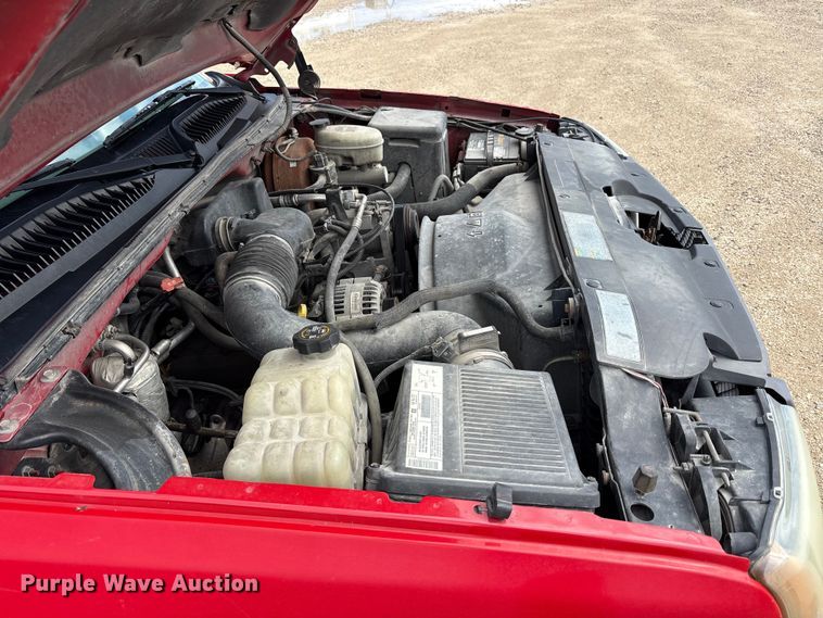 image for item FK1462 2003 Chevrolet Silverado 1500 pickup truck