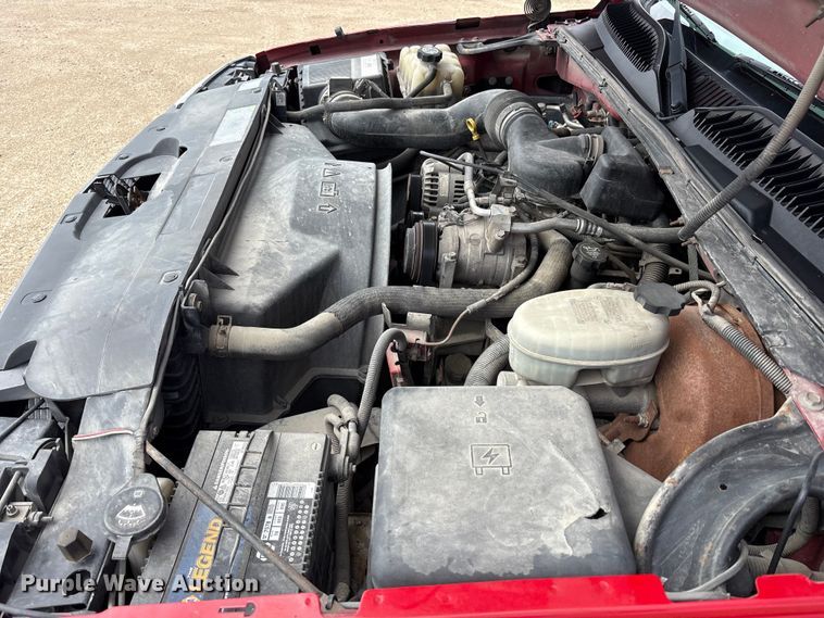 image for item FK1462 2003 Chevrolet Silverado 1500 pickup truck