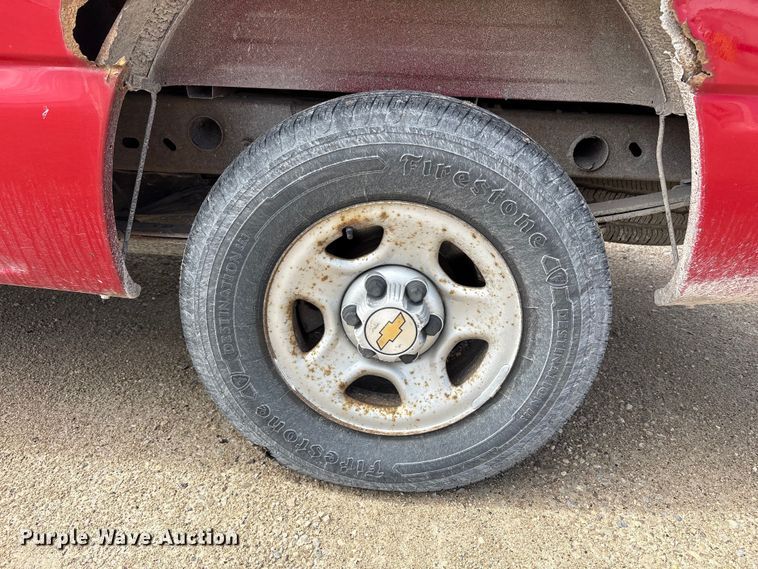 image for item FK1462 2003 Chevrolet Silverado 1500 pickup truck