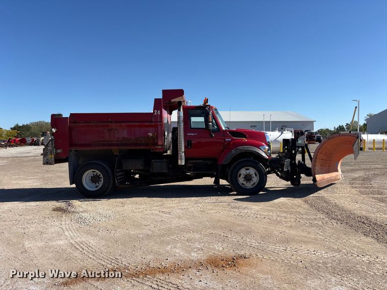 image for item FK1463 2009 International 7400 SFA dump truck