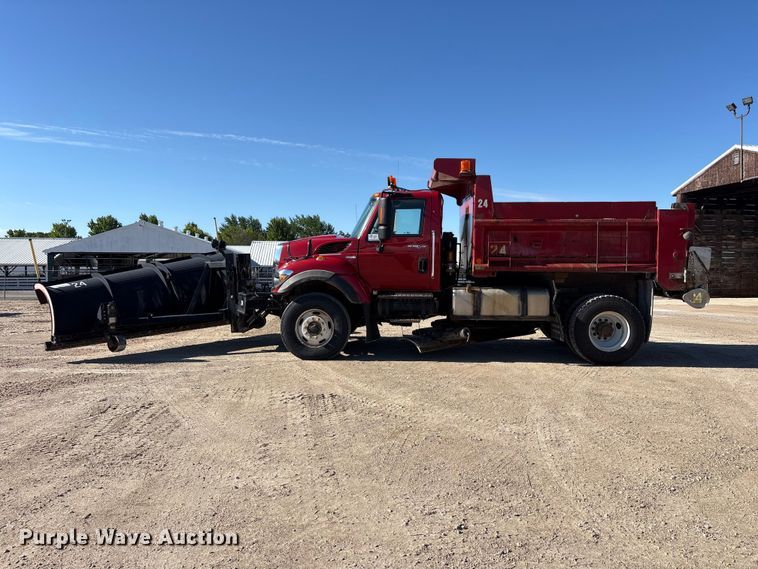 image for item FK1463 2009 International 7400 SFA dump truck