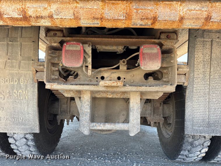image for item FK1463 2009 International 7400 SFA dump truck