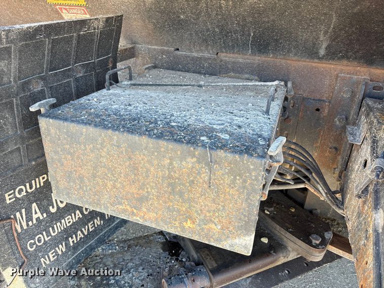image for item FK1463 2009 International 7400 SFA dump truck