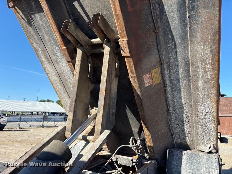 image for item FK1463 2009 International 7400 SFA dump truck