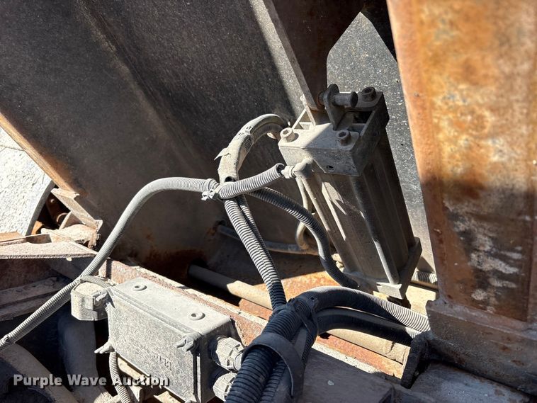 image for item FK1463 2009 International 7400 SFA dump truck