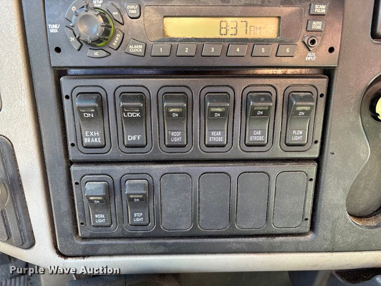 image for item FK1463 2009 International 7400 SFA dump truck