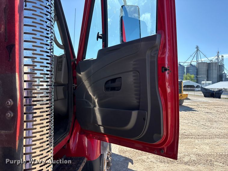 image for item FK1463 2009 International 7400 SFA dump truck