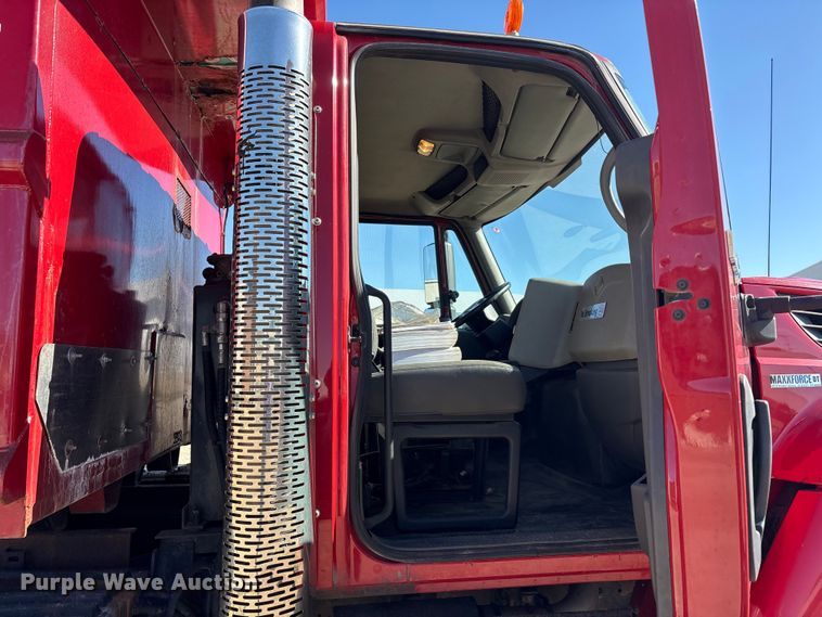 image for item FK1463 2009 International 7400 SFA dump truck