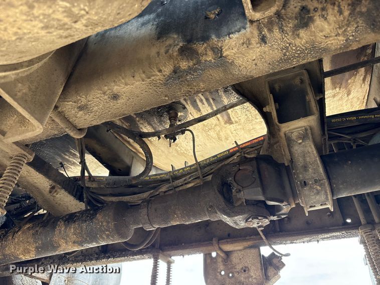 image for item FK1470 1992 Ford L8000 oil distributor truck