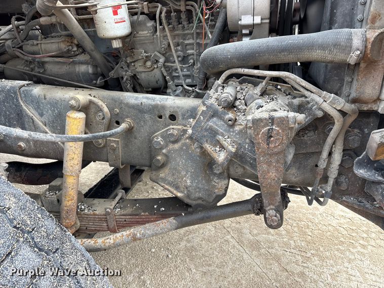 image for item FK1470 1992 Ford L8000 oil distributor truck
