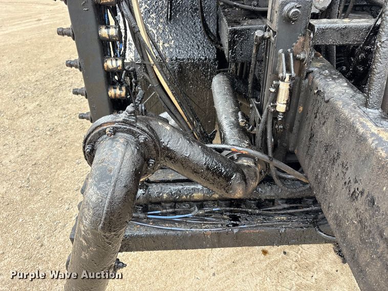 image for item FK1470 1992 Ford L8000 oil distributor truck