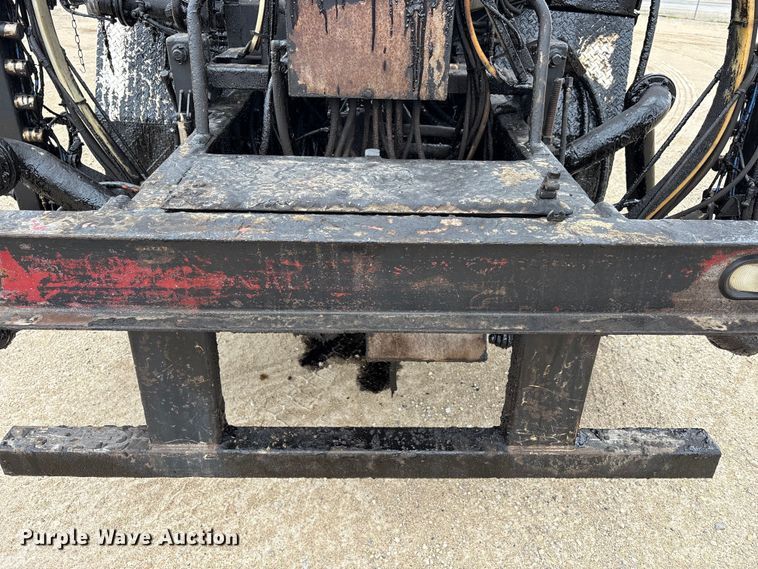 image for item FK1470 1992 Ford L8000 oil distributor truck