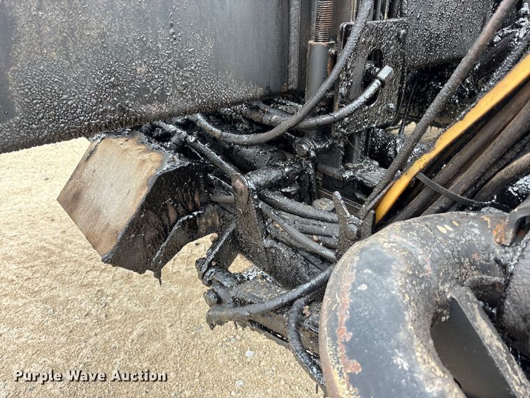 image for item FK1470 1992 Ford L8000 oil distributor truck