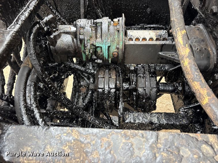 image for item FK1470 1992 Ford L8000 oil distributor truck