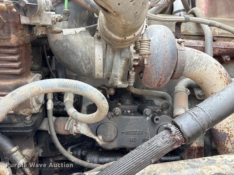 image for item FK1470 1992 Ford L8000 oil distributor truck
