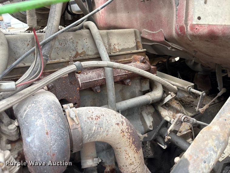 image for item FK1470 1992 Ford L8000 oil distributor truck