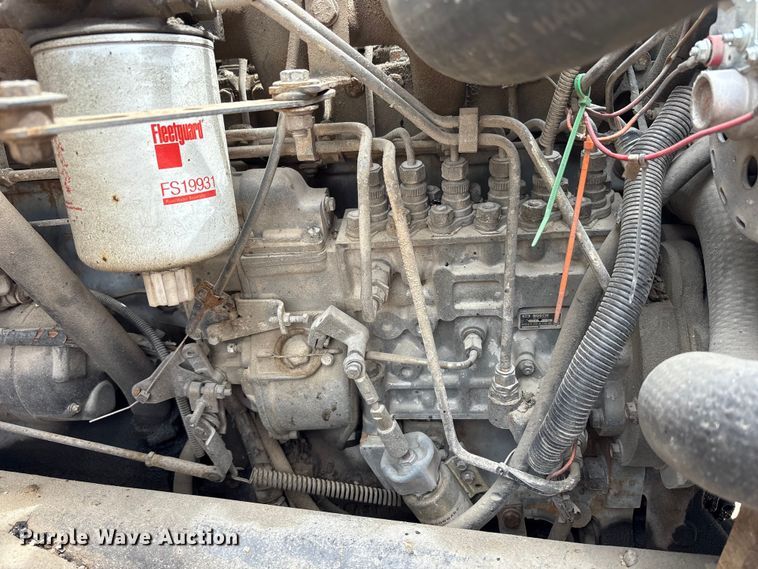 image for item FK1470 1992 Ford L8000 oil distributor truck