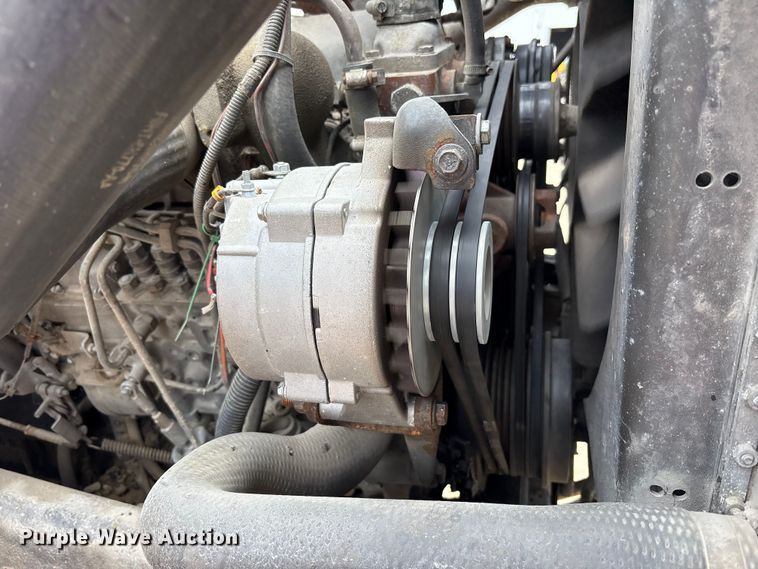 image for item FK1470 1992 Ford L8000 oil distributor truck