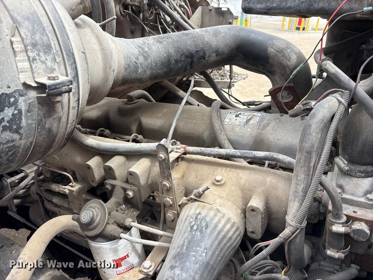 image for item FK1470 1992 Ford L8000 oil distributor truck