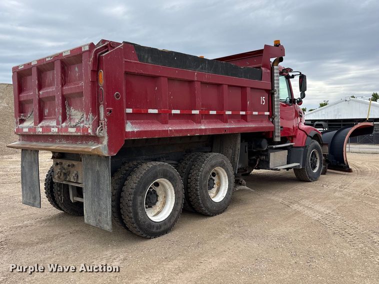 image for item FK1472 2003 Volvo VHD dump truck