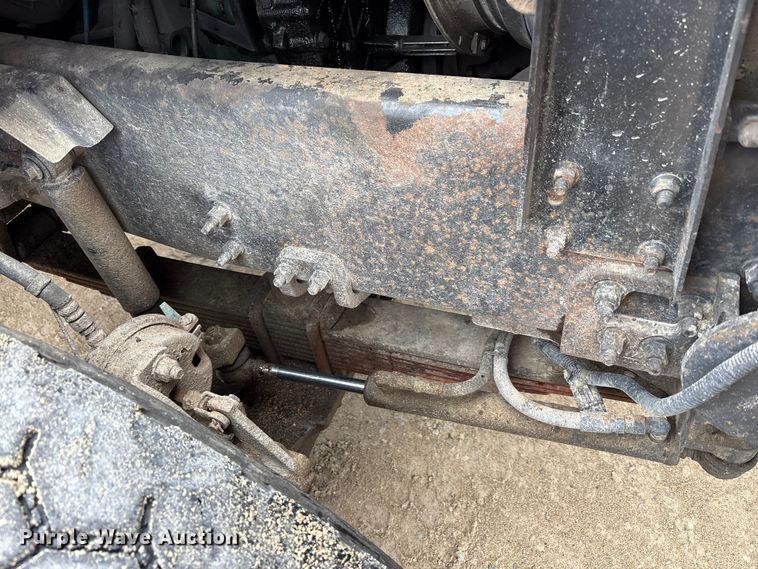 image for item FK1472 2003 Volvo VHD dump truck