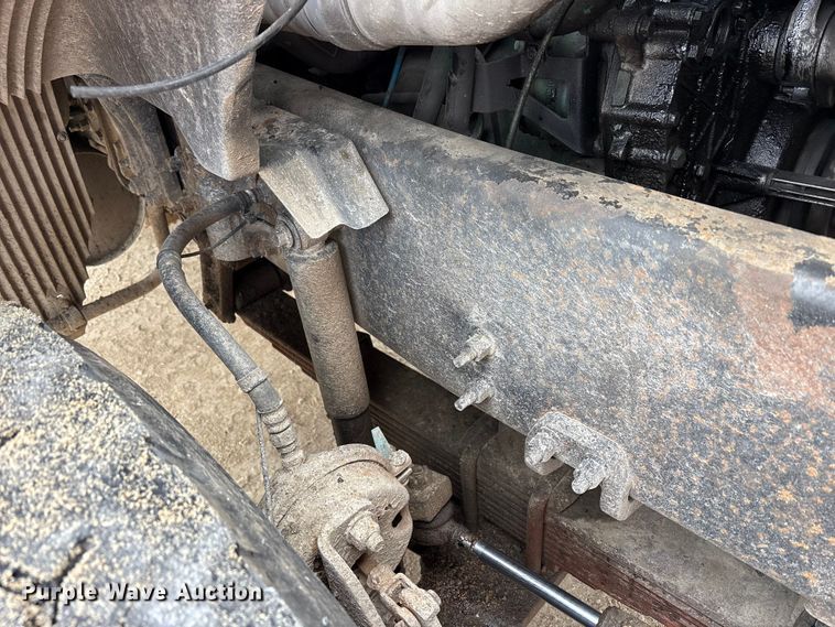image for item FK1472 2003 Volvo VHD dump truck