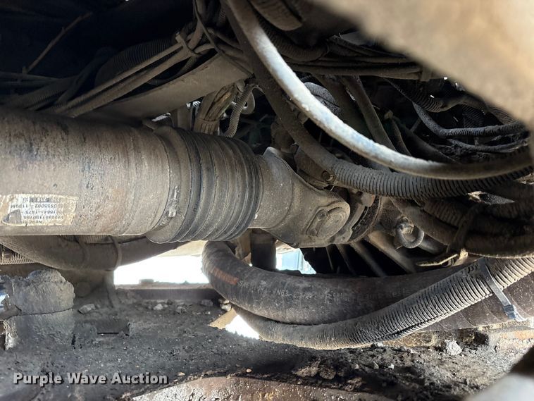 image for item FK1472 2003 Volvo VHD dump truck