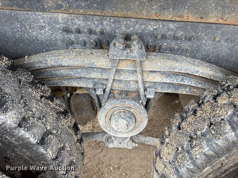image for item FK1472 2003 Volvo VHD dump truck