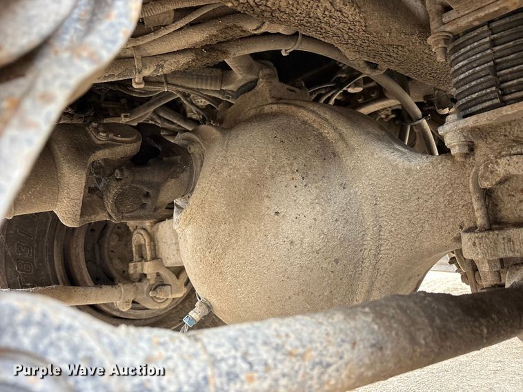 image for item FK1472 2003 Volvo VHD dump truck
