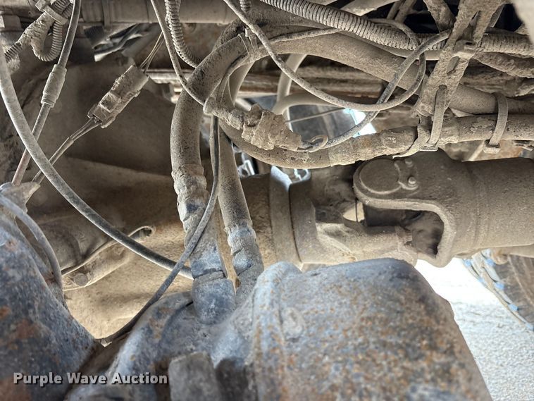 image for item FK1472 2003 Volvo VHD dump truck